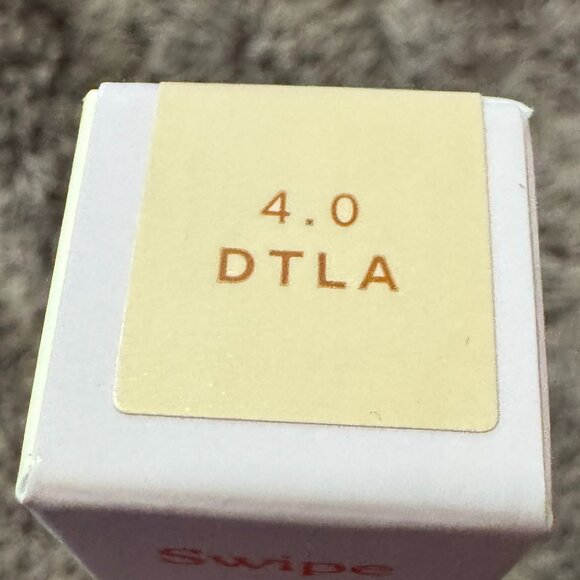 Tower 28 Beauty  Swipe All-Over Hydrating Serum Concealer, 4.0 DTLA - light with - Picture 4 of 4